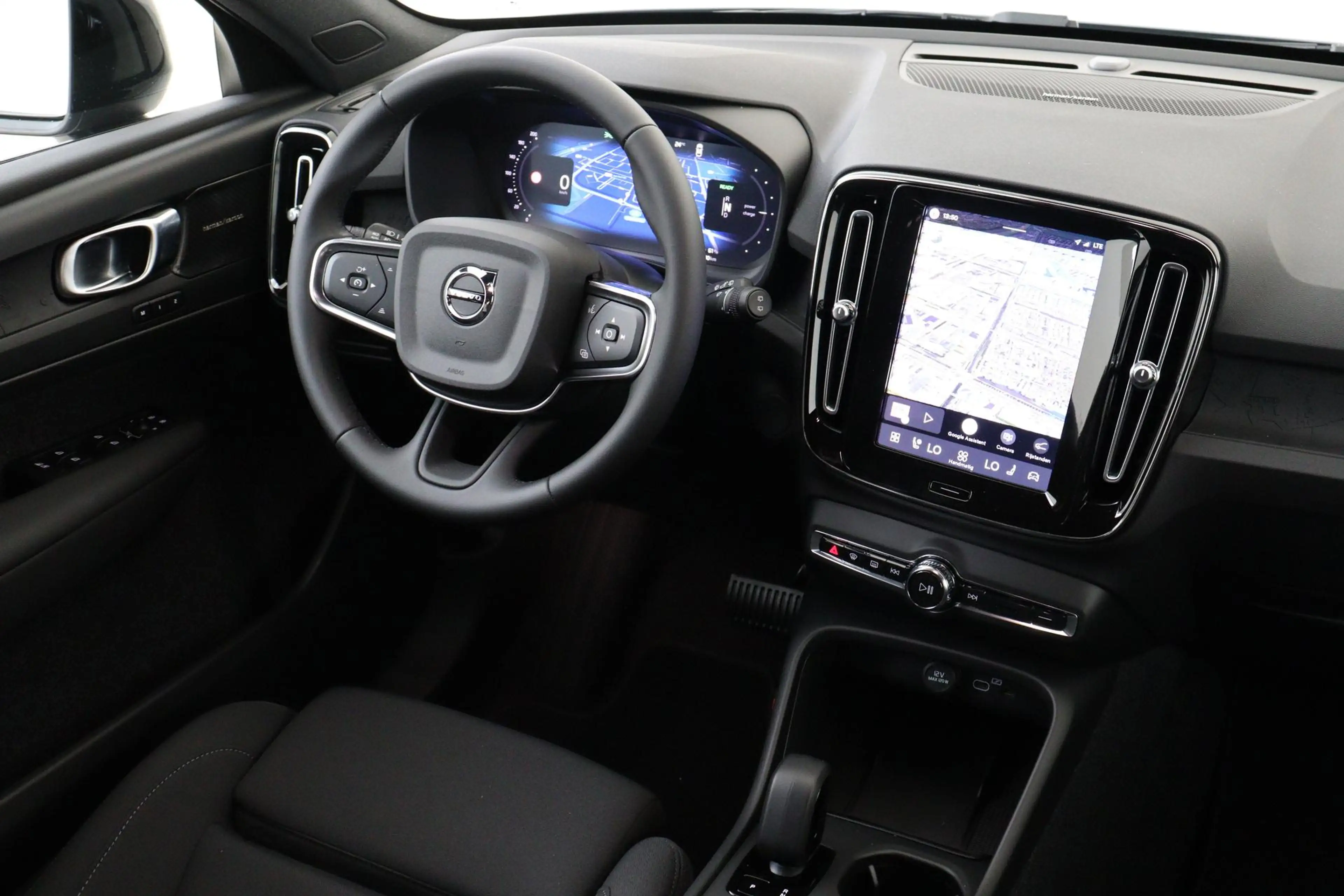 Volvo EX40 SINGLE MOTOR EXT. RANGE PLUS BLACK ED. EU. 82 kWh — photo 6