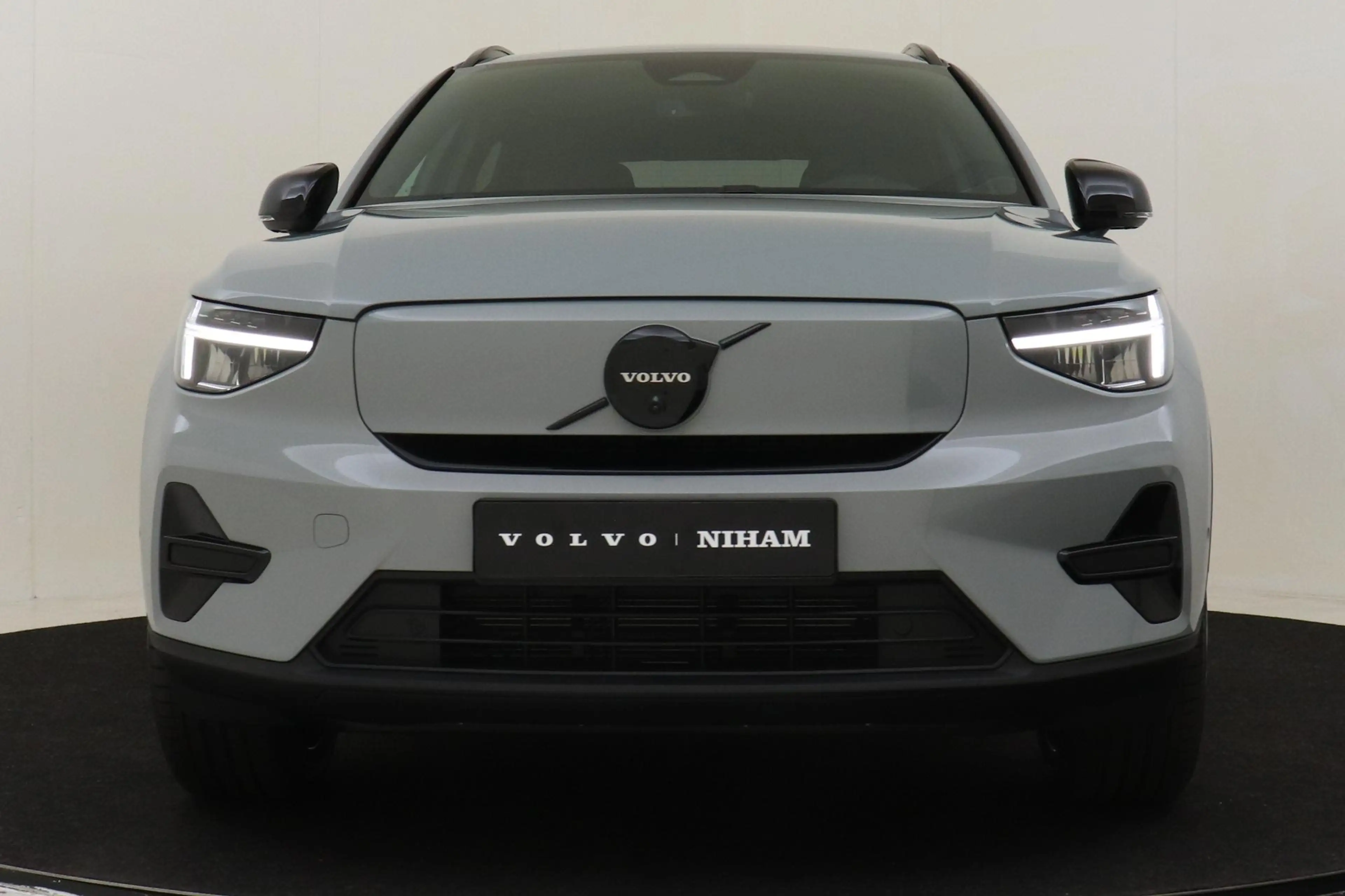 Volvo EX40 SINGLE MOTOR EXT. RANGE PLUS BLACK ED. EU. 82 kWh — photo 9