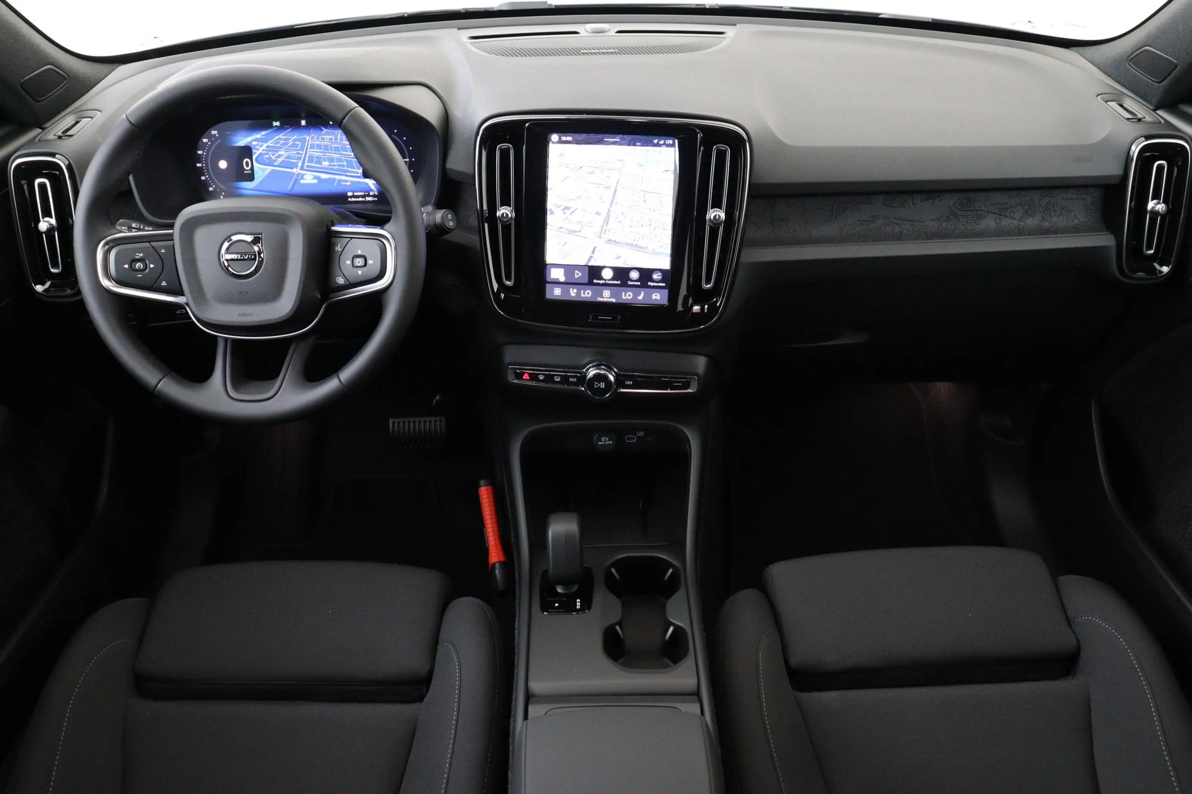 Volvo EX40 SINGLE MOTOR EXT. RANGE PLUS BLACK ED. EU. 82 kWh — photo 4