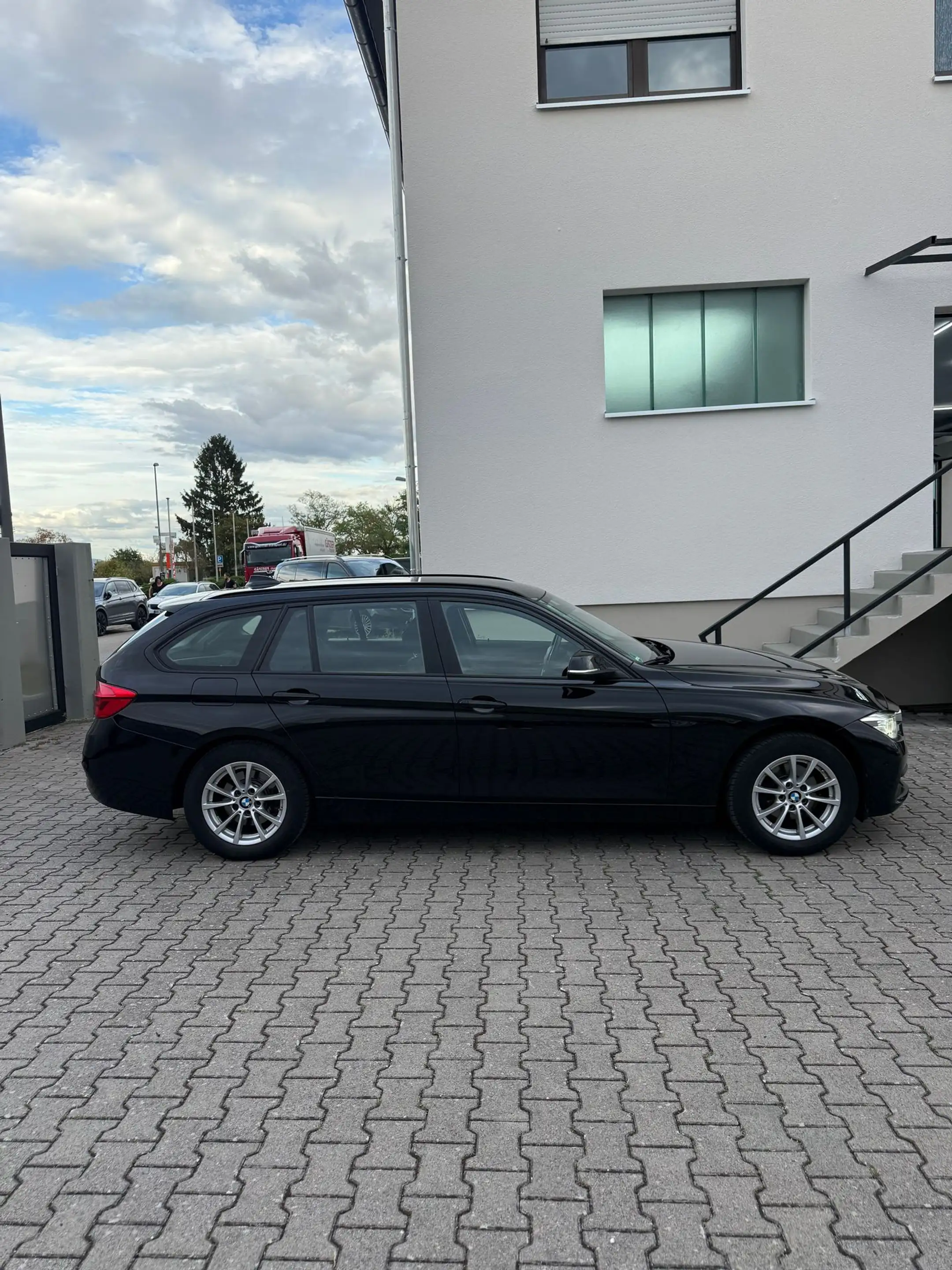 BMW 318 318 d Advantage — photo 4