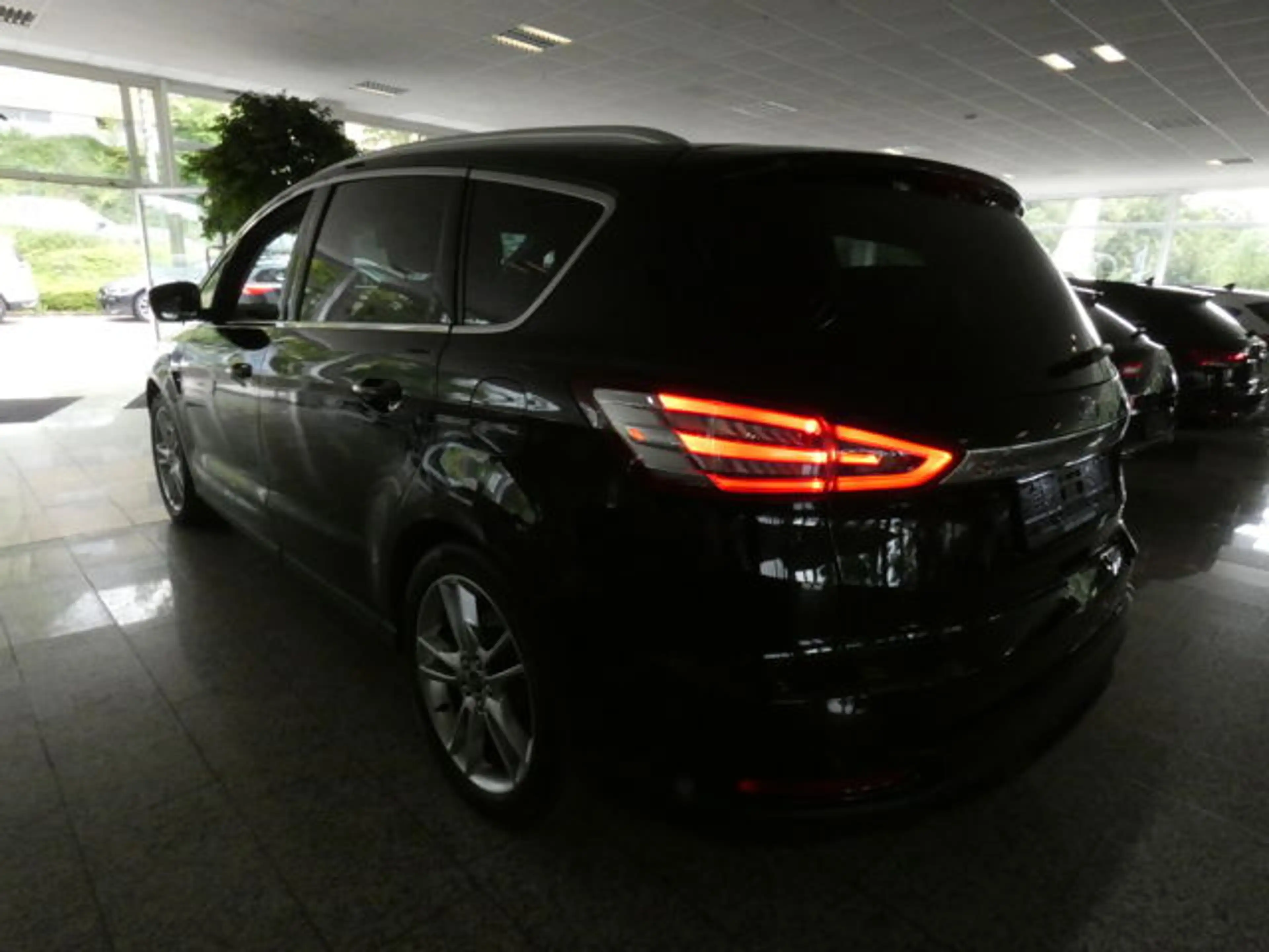 Ford S-Max 1.5 Titanium 7-SITZE+NAV+SITZHEIZ+SPURHALT — photo 6