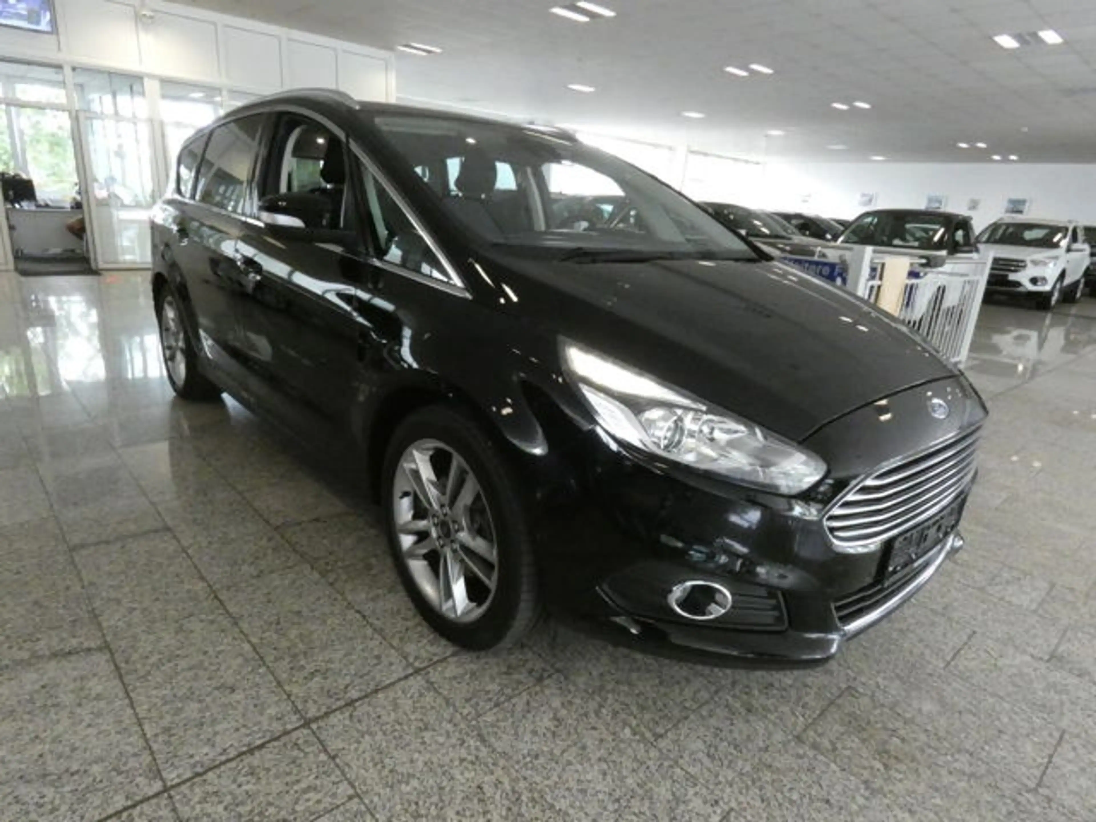 Ford S-Max 1.5 Titanium 7-SITZE+NAV+SITZHEIZ+SPURHALT — photo 3