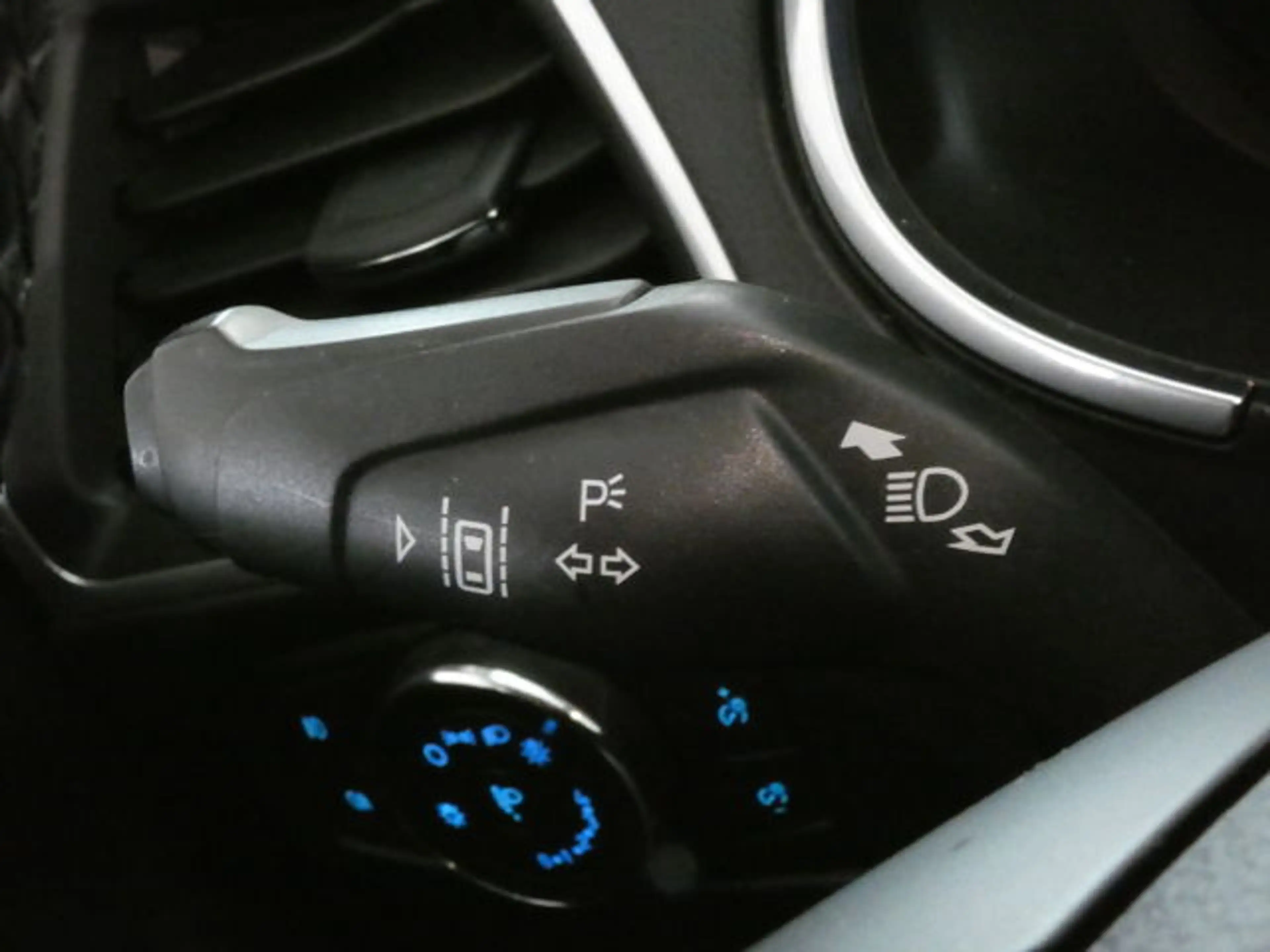 Ford S-Max 1.5 Titanium 7-SITZE+NAV+SITZHEIZ+SPURHALT — photo 14