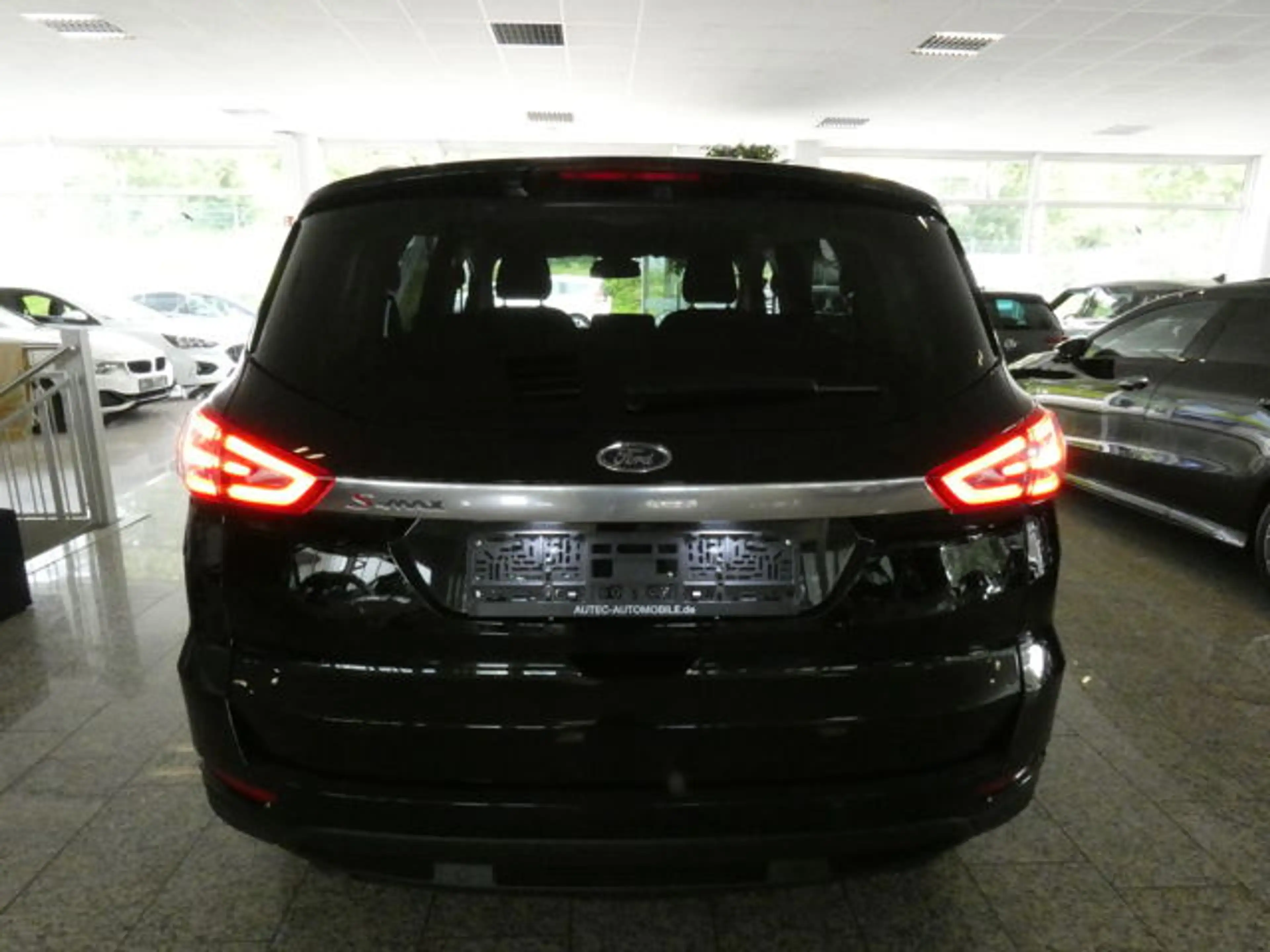 Ford S-Max 1.5 Titanium 7-SITZE+NAV+SITZHEIZ+SPURHALT — photo 5