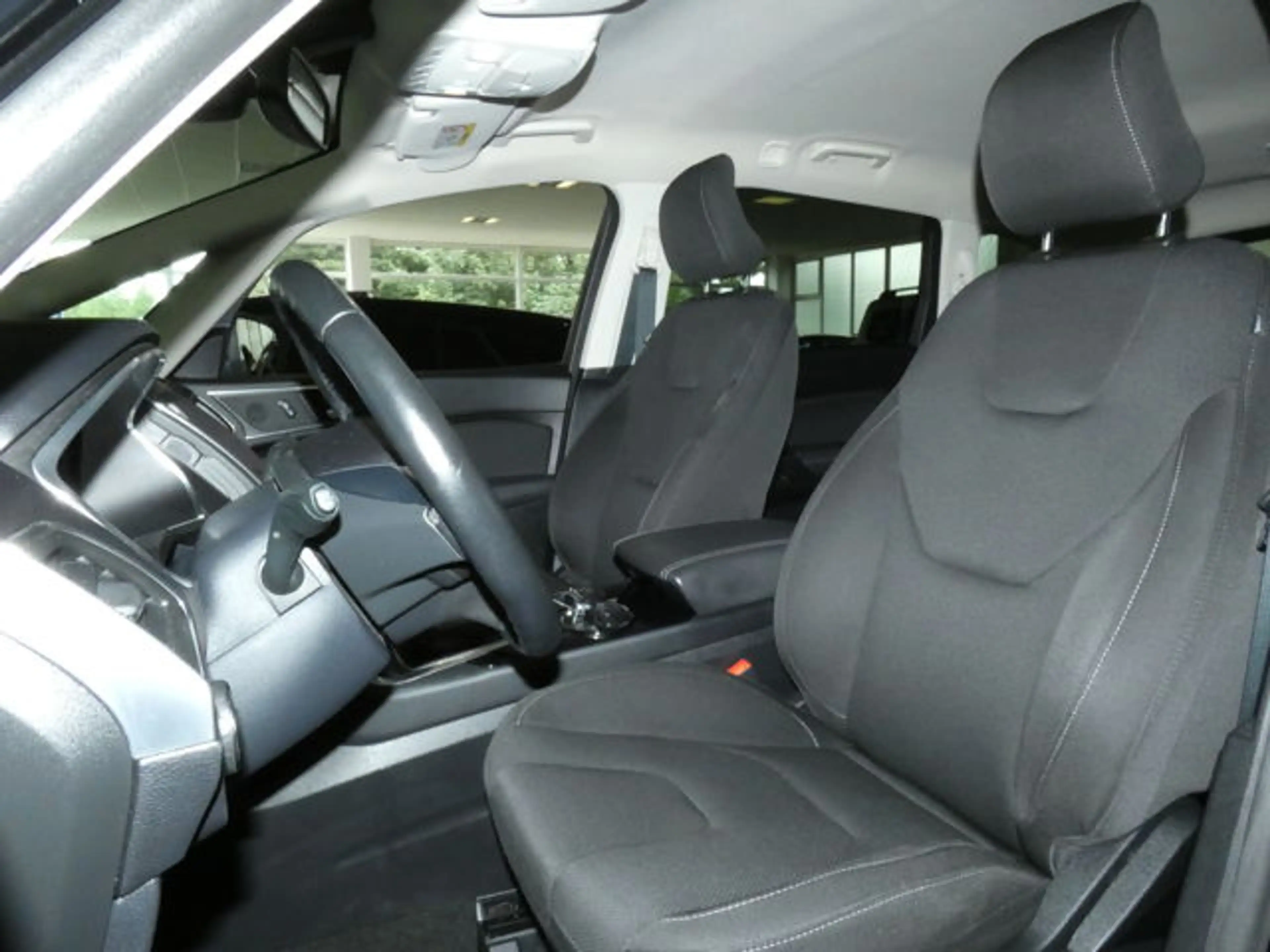 Ford S-Max 1.5 Titanium 7-SITZE+NAV+SITZHEIZ+SPURHALT — photo 7