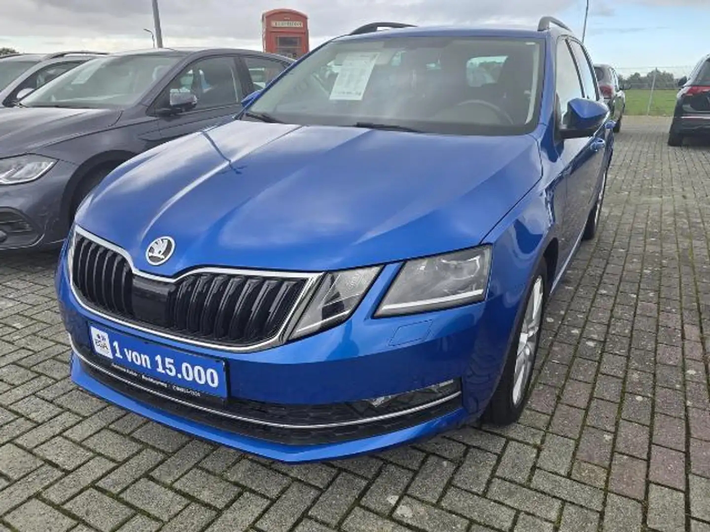 Skoda Octavia Combi 1.5 TSI ACT Style Navi Einparkhilfe LED Klim Blau - 1