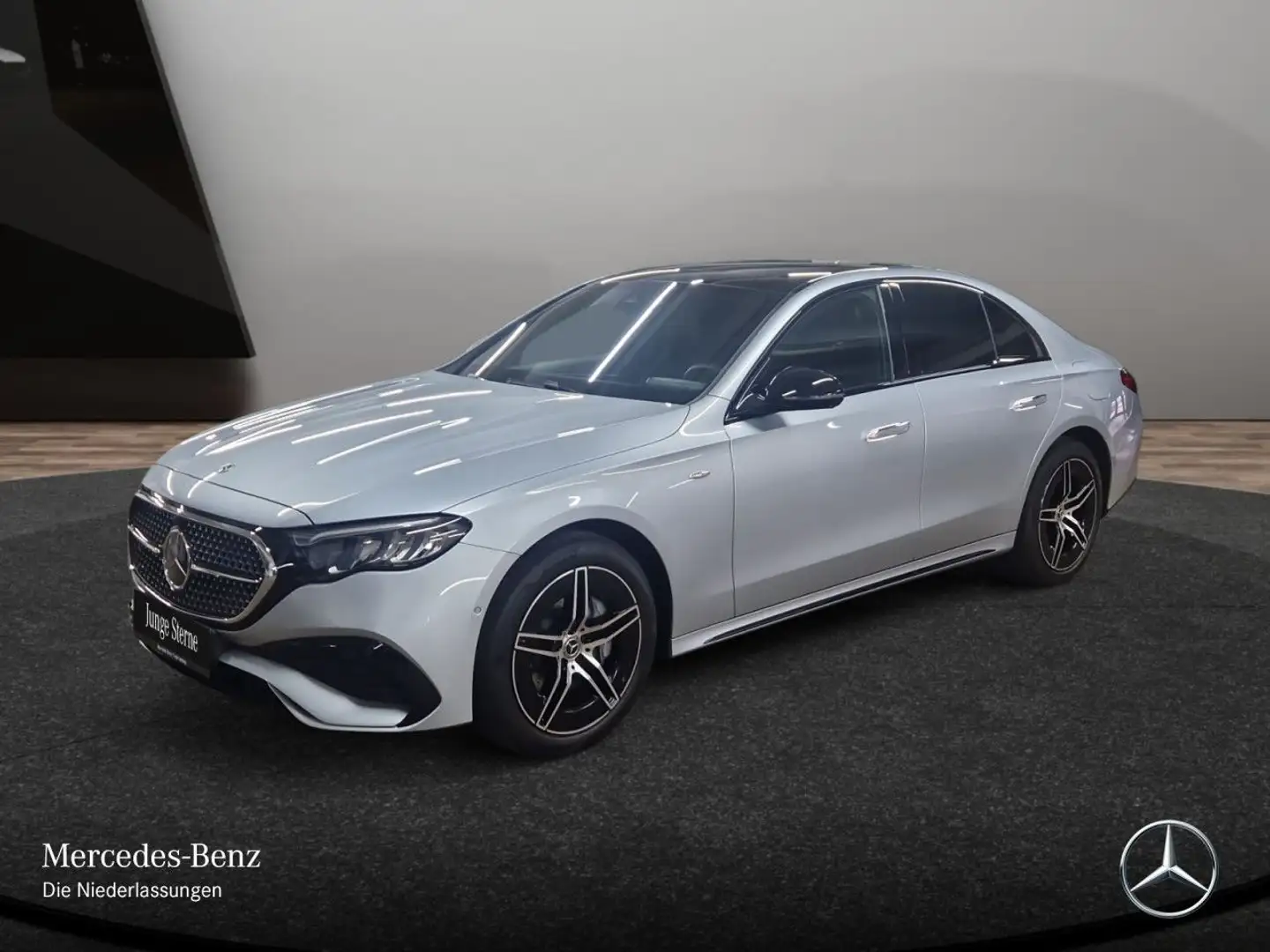 Mercedes-Benz E 300 e Hybrid AMG Fahrass 360° Pano Distr. LED 9G Silber - 2