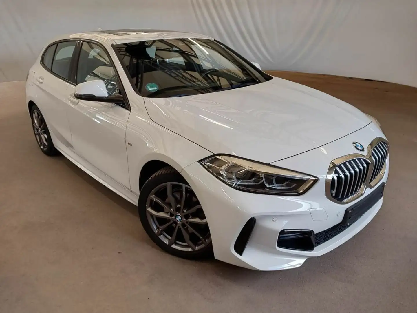 BMW 118 i M Sport Steptronic Panorama HiFi LCProf Sitzhz Blanco - 1