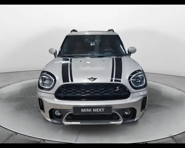 MINI Countryman view 3