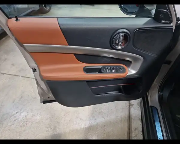 MINI Countryman view 13