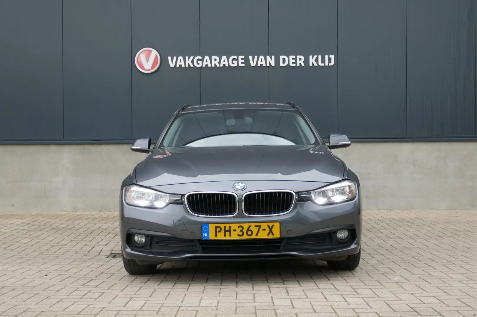 BMW 316 3-serie Touring 316d | Trekhaak | Stoelverwarming Grey - 2