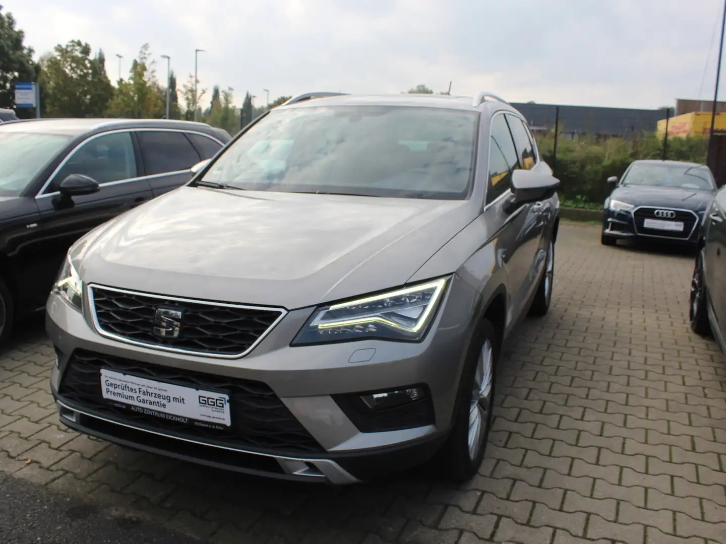 SEAT Ateca Xcellence 6 Gang Panorama AHK Kamera Top Gris - 1