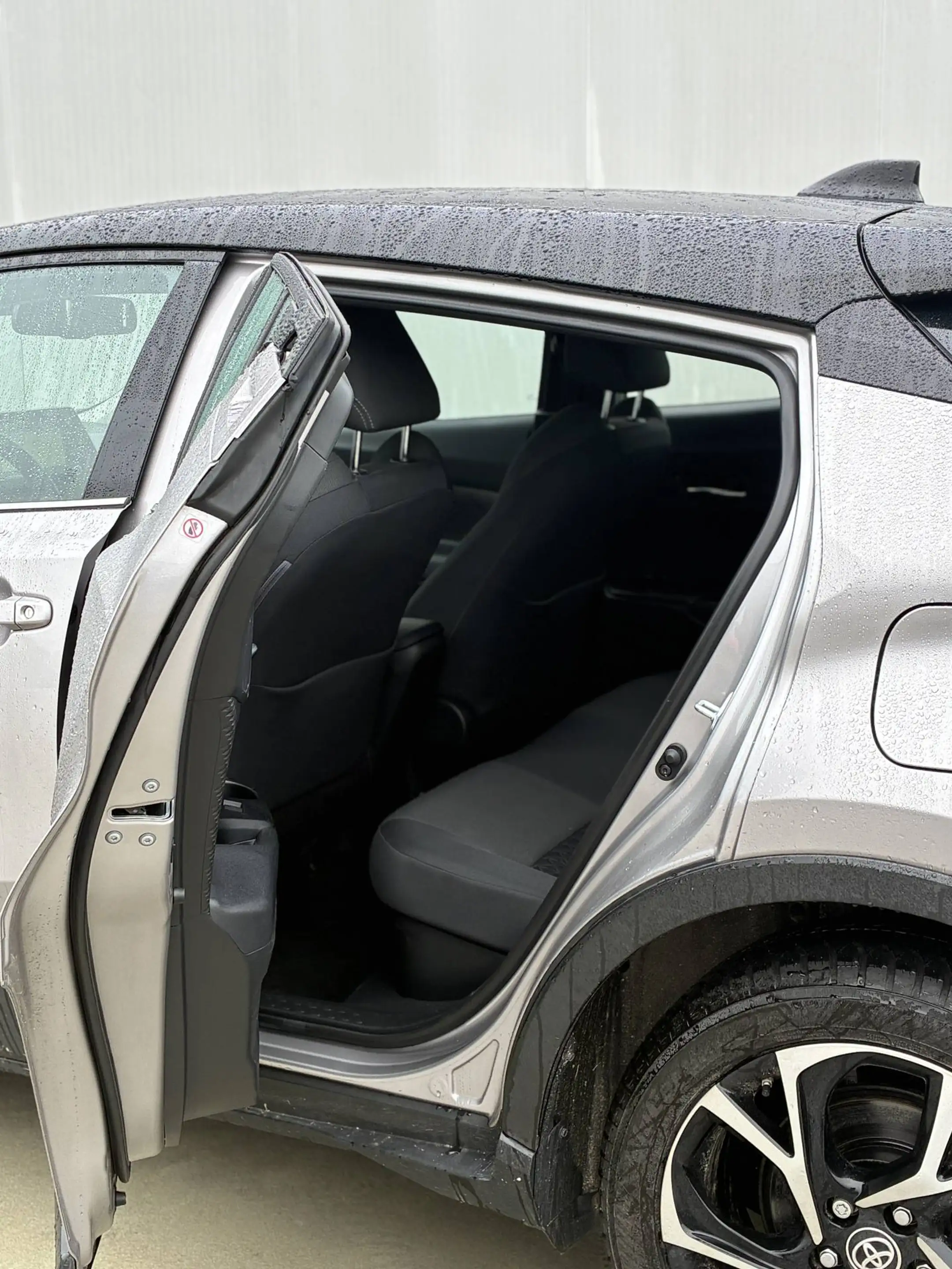 Toyota C-HR 2.0 Hybrid Dynamic | Buitenspiegels elektrisch ink — photo 12