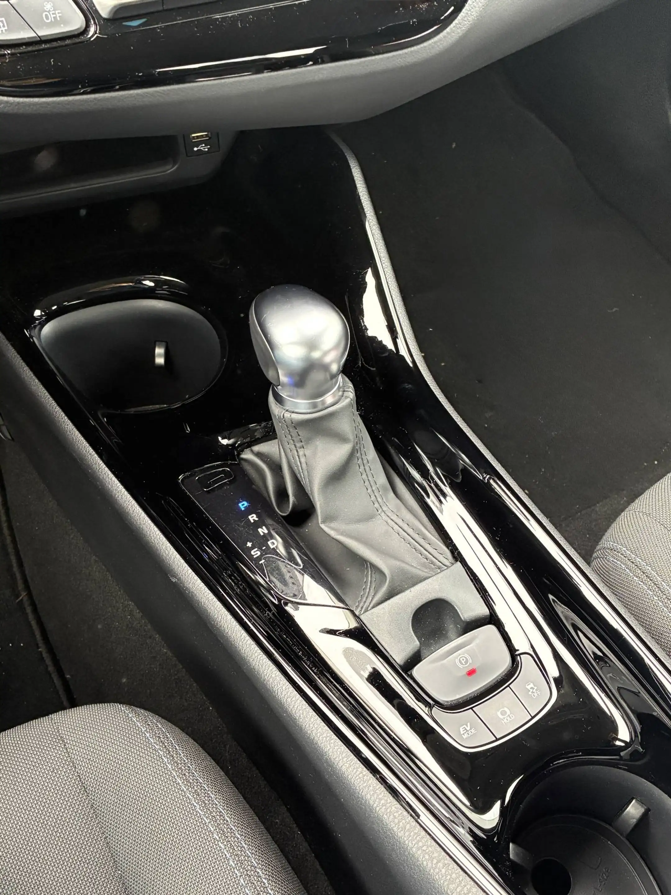 Toyota C-HR 2.0 Hybrid Dynamic | Buitenspiegels elektrisch ink — photo 10