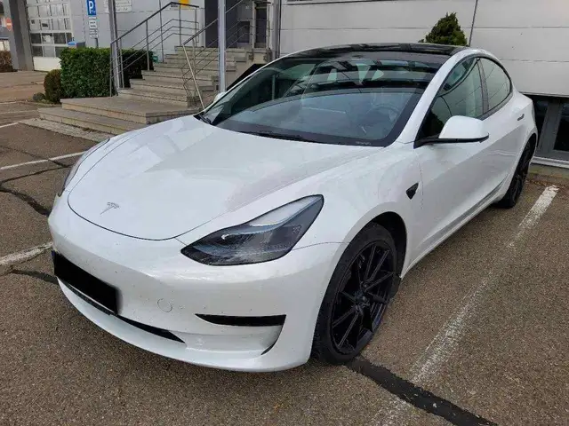 Tesla Model 3 Basis RWD