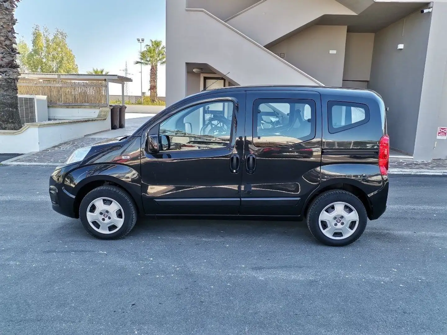 Fiat Qubo 1.4 8V 77 CV Lounge Noir - 2
