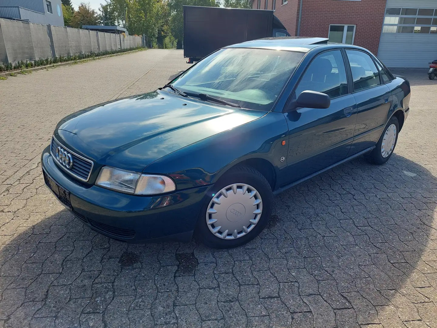 Audi A4 1.6 el.GSD,ZV,gepflegt,100PS,GJReif,Tüv 8/2027 Grün - 2