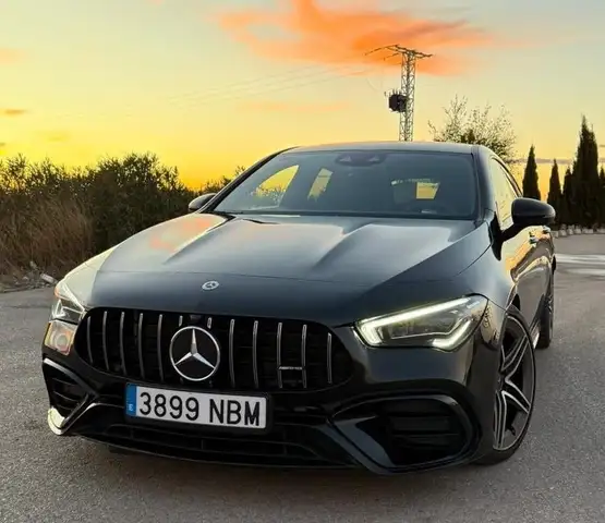Mercedes-Benz CLA 45 AMG Mercedes-AMG 4MATIC+ Shooting Bra