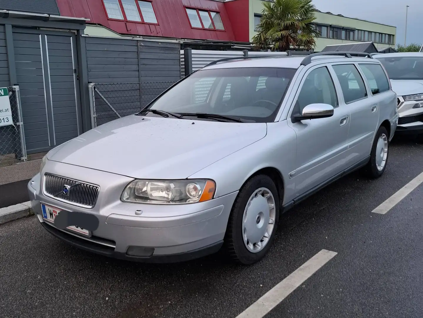 Volvo V70 V70 2,4D Aut. Silber - 2