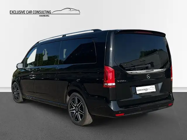 Mercedes-Benz V-Class view 4
