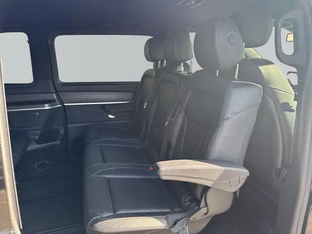 Mercedes-Benz V-Class view 11