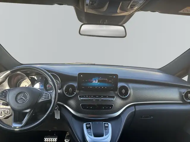 Mercedes-Benz V-Class view 7