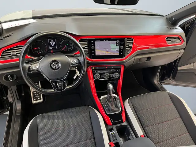 Volkswagen T-Roc view 8