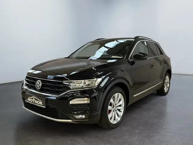 Volkswagen T-Roc view 2