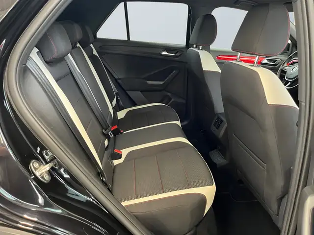 Volkswagen T-Roc view 11