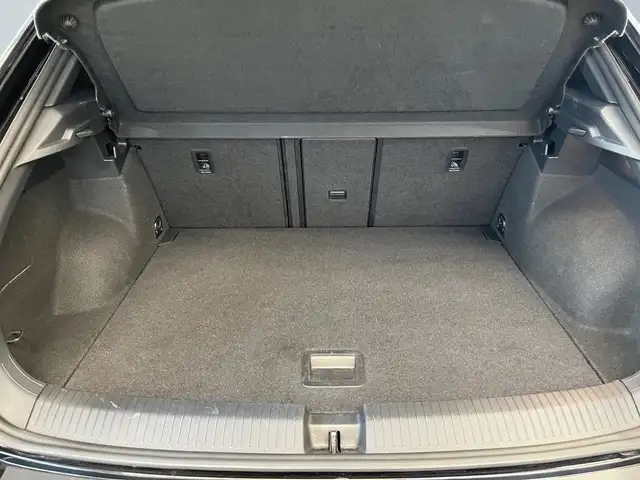 Volkswagen T-Roc view 14