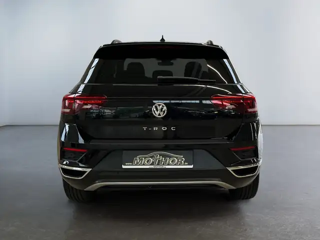 Volkswagen T-Roc view 5