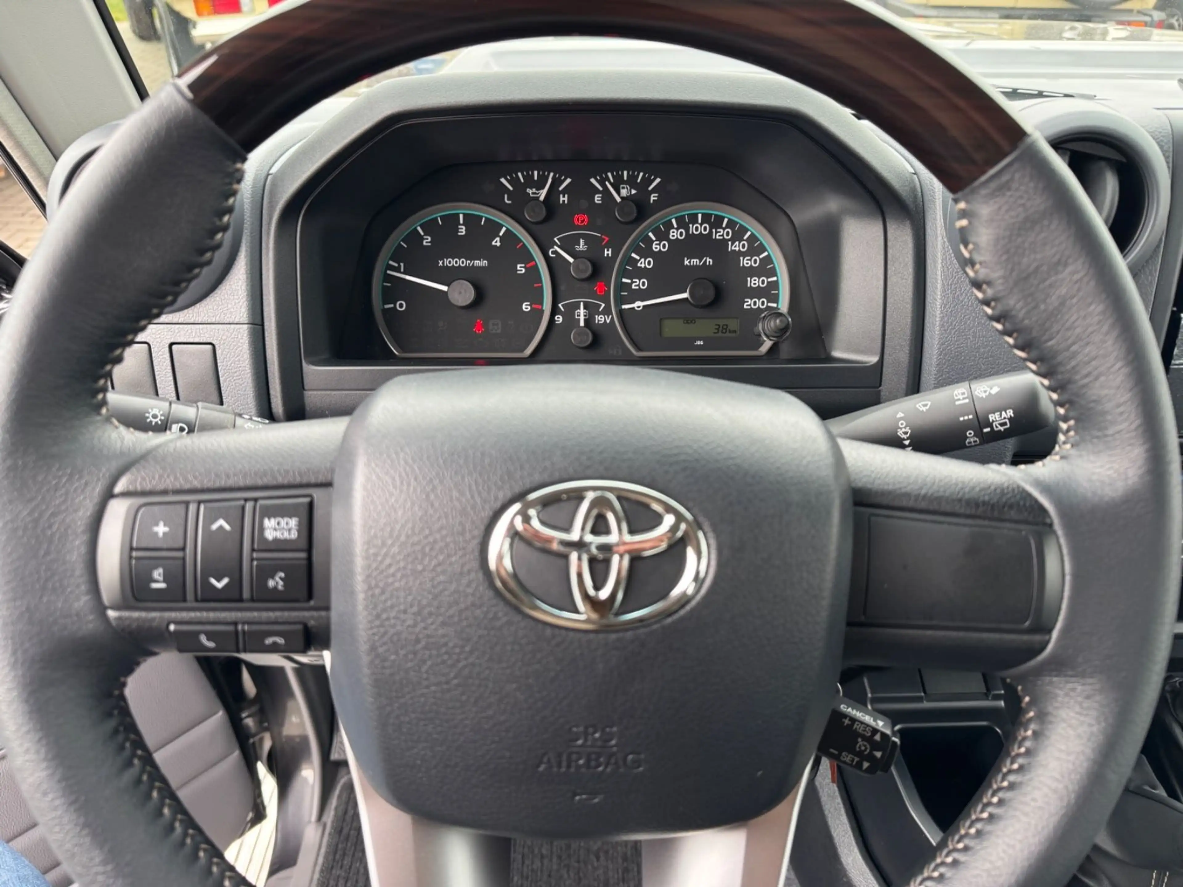 Toyota Land Cruiser GDJ 76 LX-G 2,8d Euro-6e SOFORT — photo 6