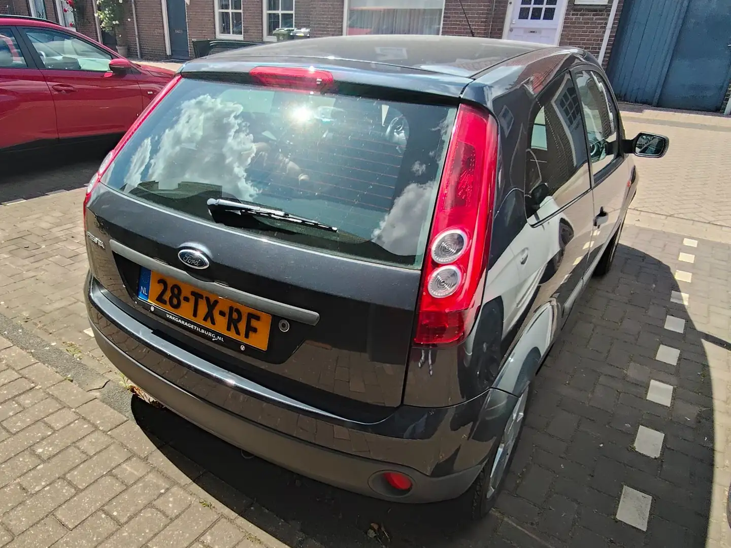 Ford Fiesta Fiesta 1.3-8V Cool Grijs - 1