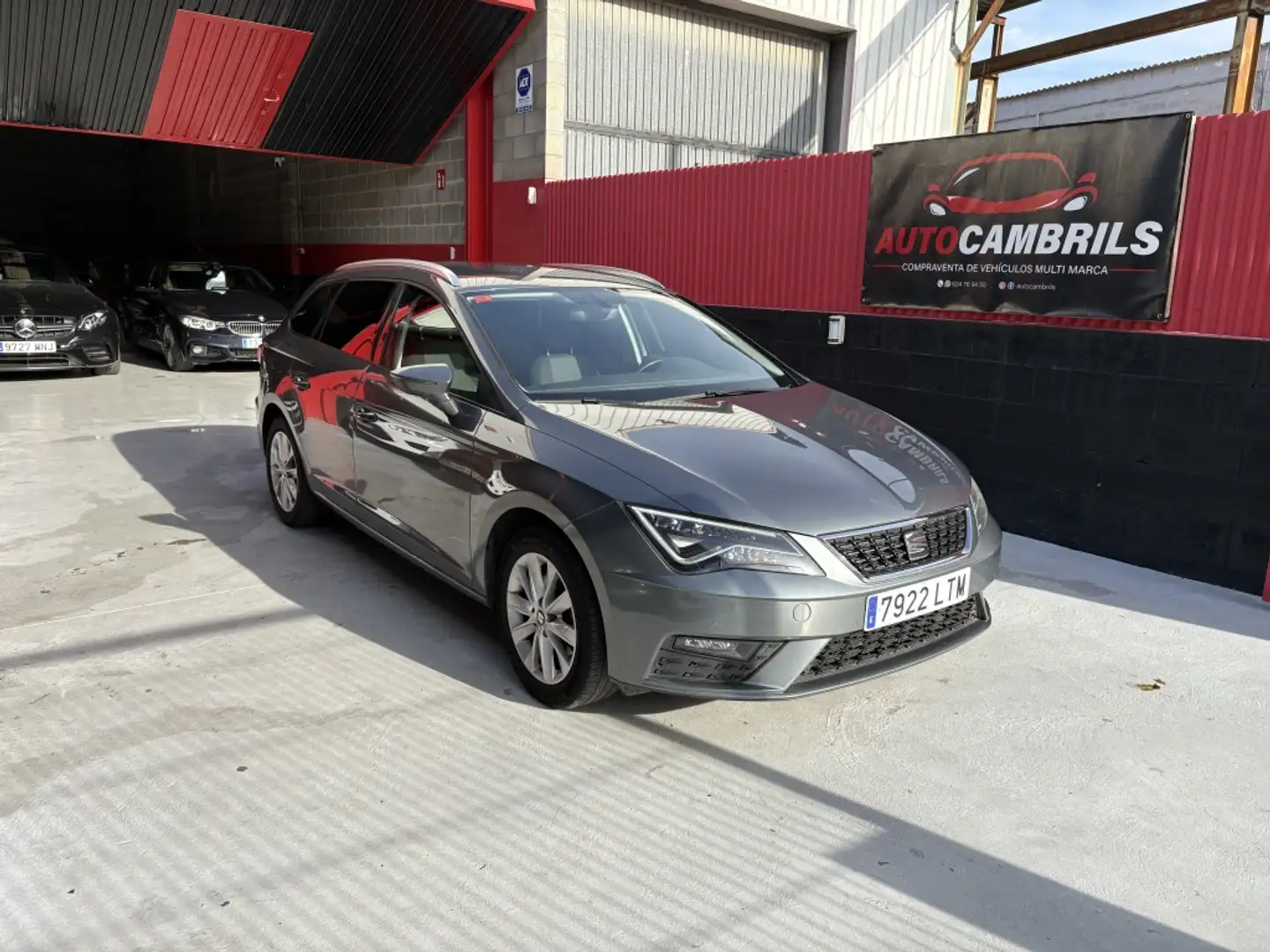 SEAT Leon 1.6TDI CR S&S Style DSG7 115 Grijs - 1