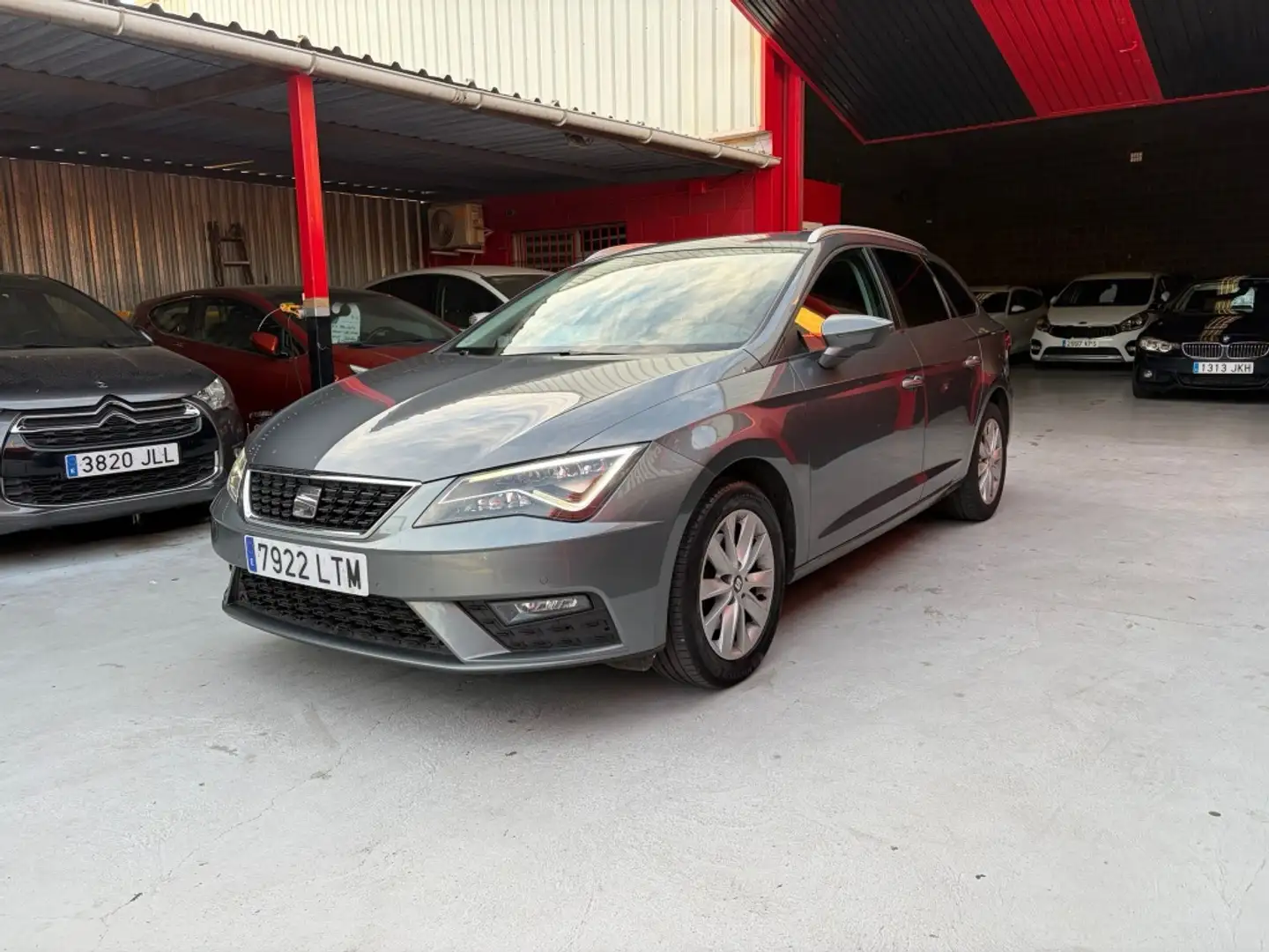 SEAT Leon 1.6TDI CR S&S Style DSG7 115 Gris - 2