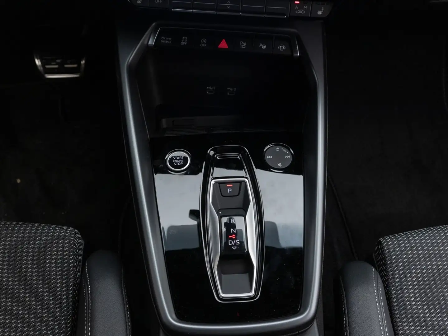 Audi A1 A1 SB 35 TFSI S-line S-tronic S-line Schwarz - 2