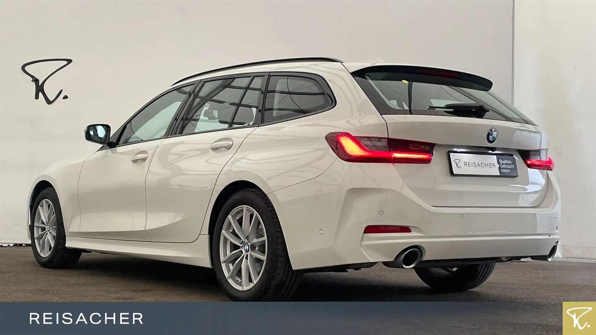 BMW 320 i A Tou AHK,Autom Weiß - 2