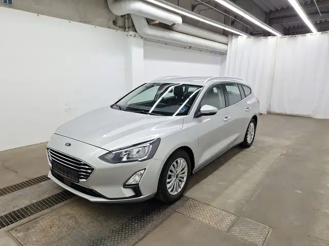 Ford Focus Titanium LED Navi AppleCarPlay SHZ LHZ GRA PDC