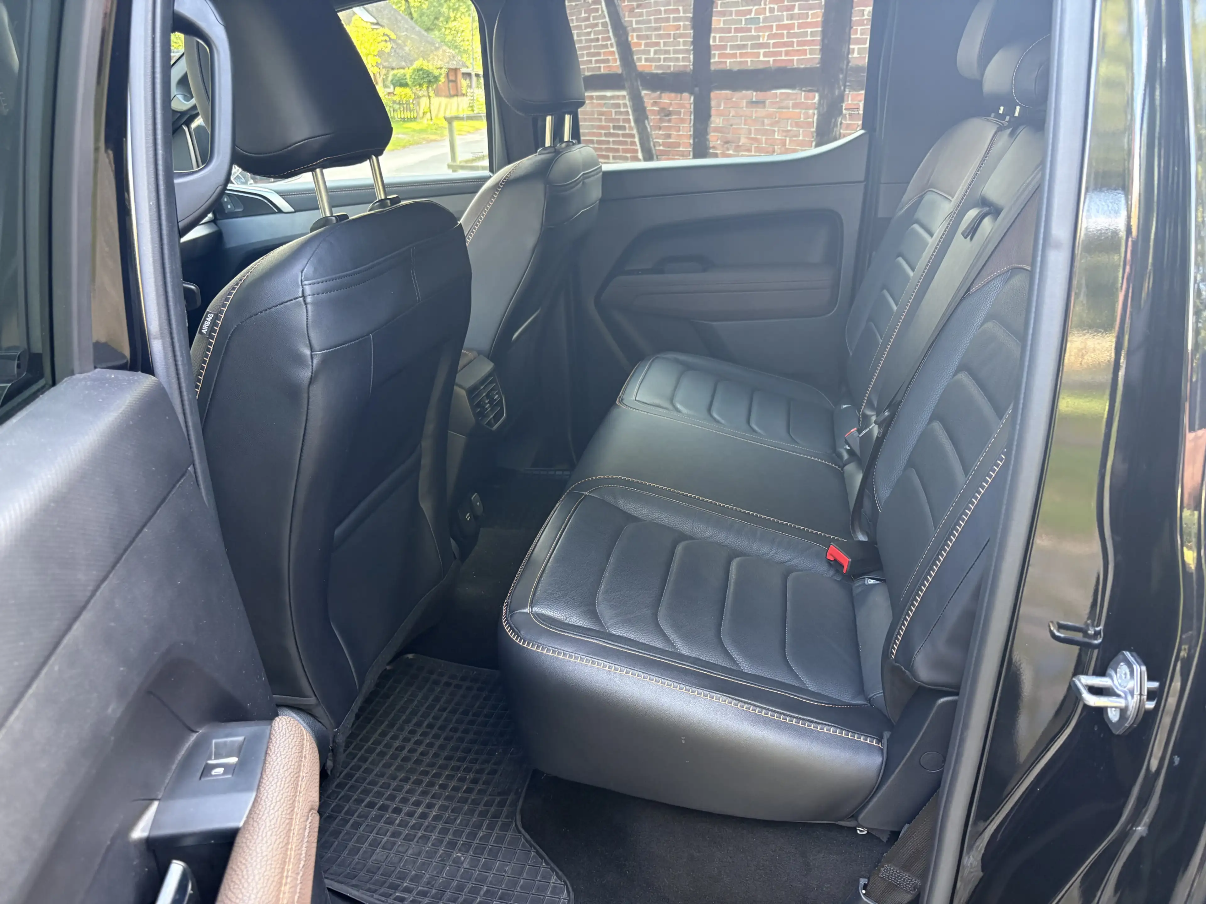 Volkswagen Amarok 3.0 TDI PanAmericana 4M LEDER Hardtop — photo 9