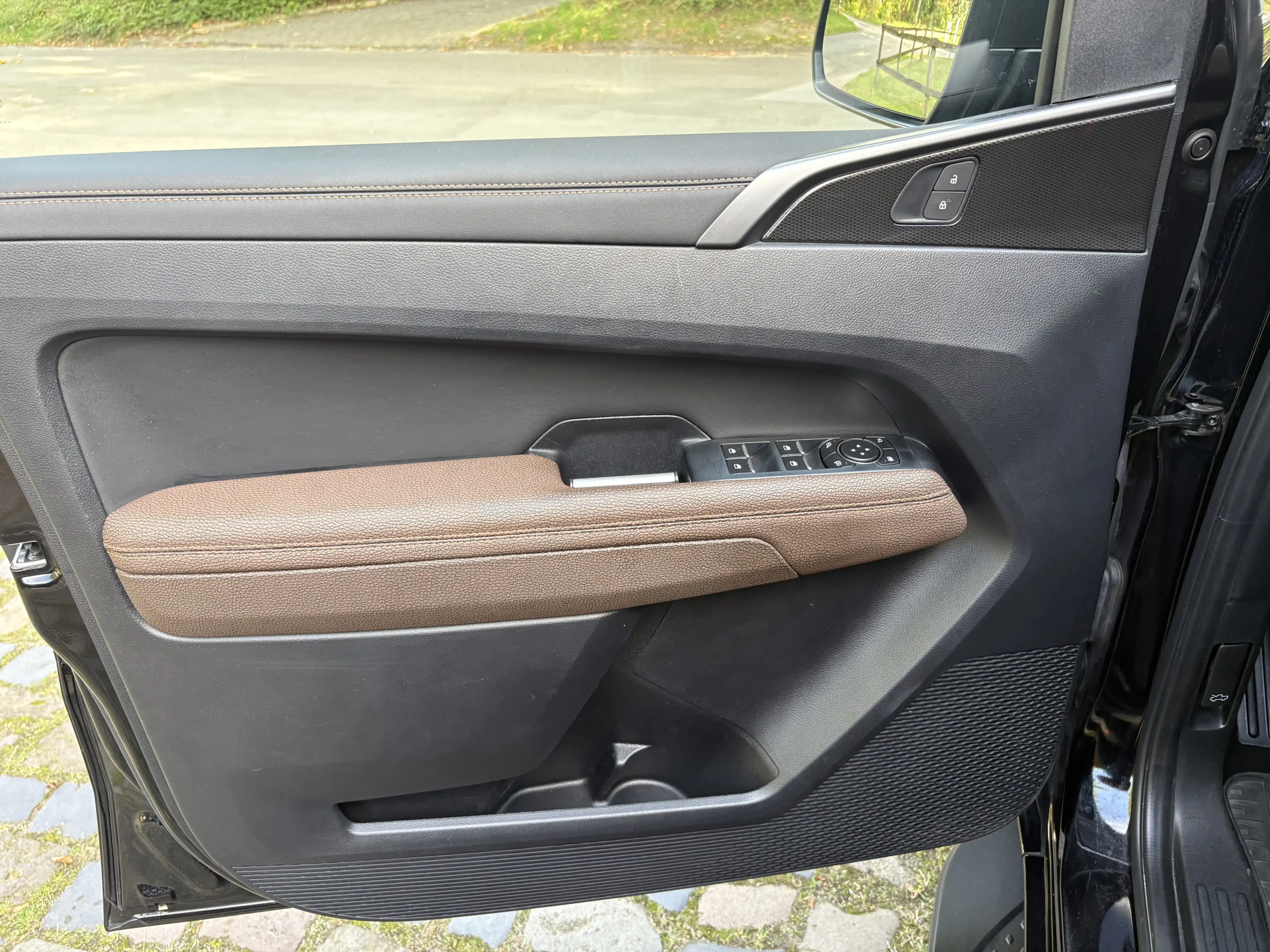 Volkswagen Amarok 3.0 TDI PanAmericana 4M LEDER Hardtop — photo 8