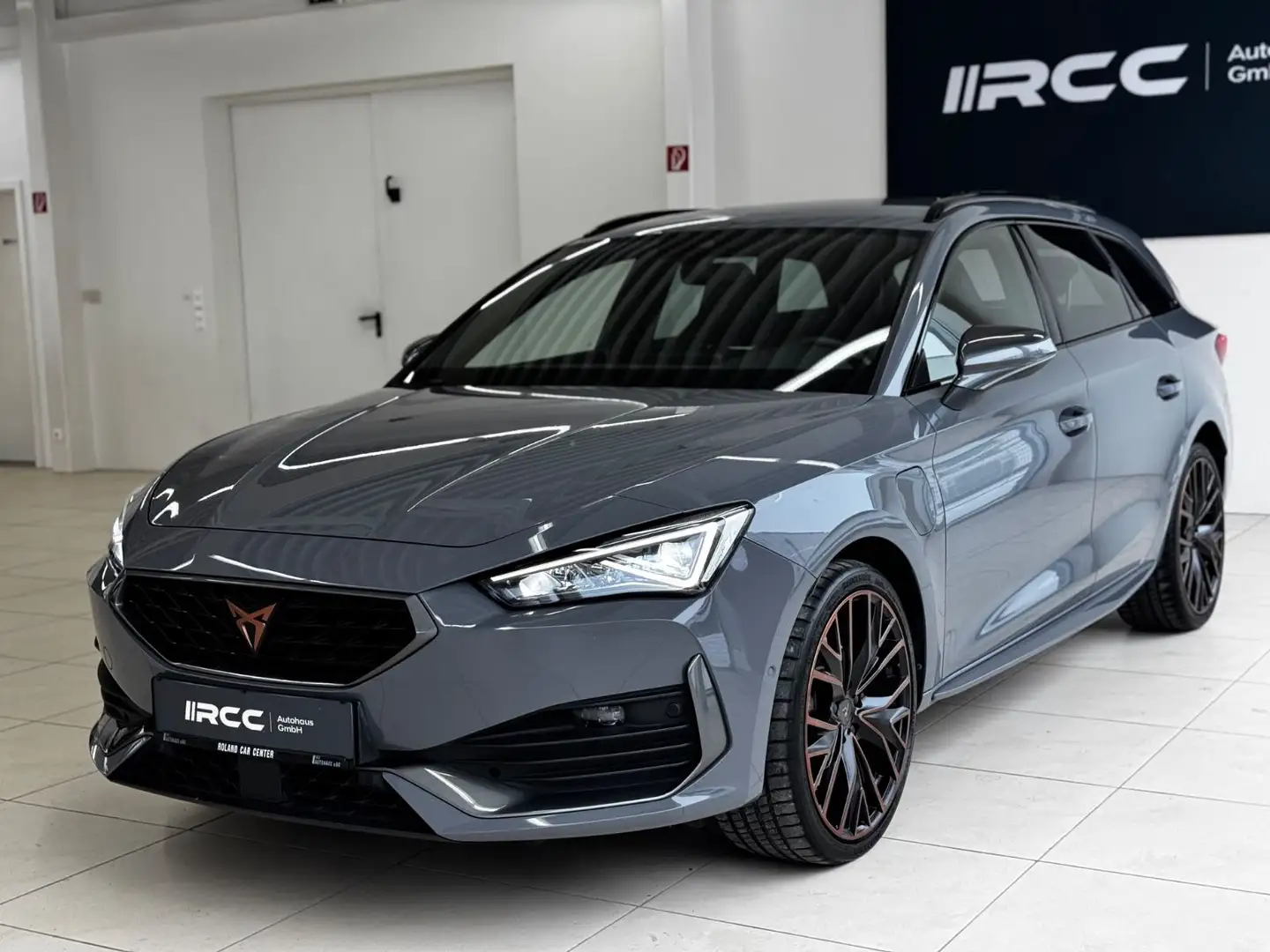 CUPRA Leon Sportstourer e-Hybrid ST Ambi ACC KAM LM19 Gris - 1