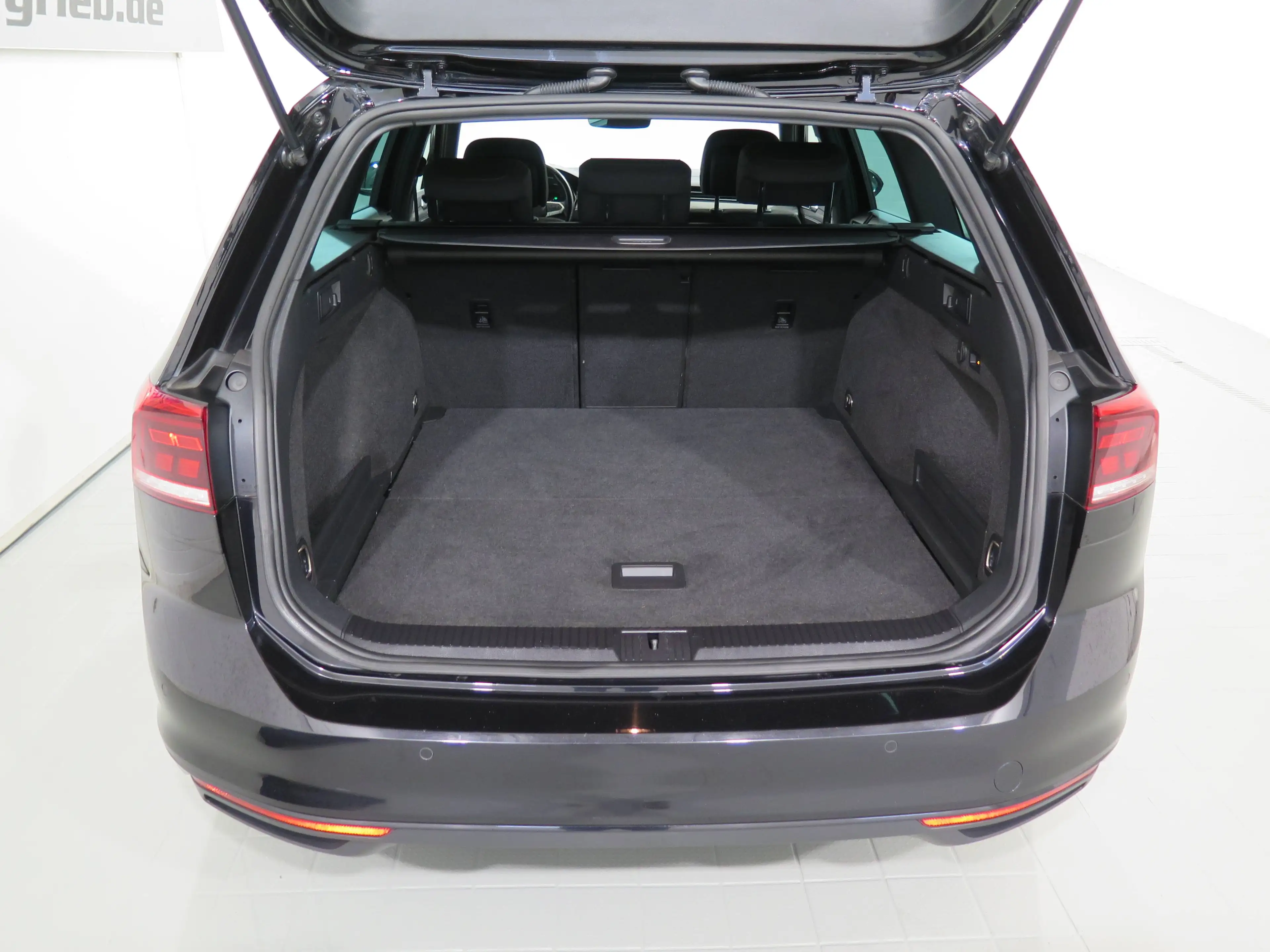 Volkswagen Passat Variant Business, LED, Navi, AHK, ACC, RFK, App — photo 5