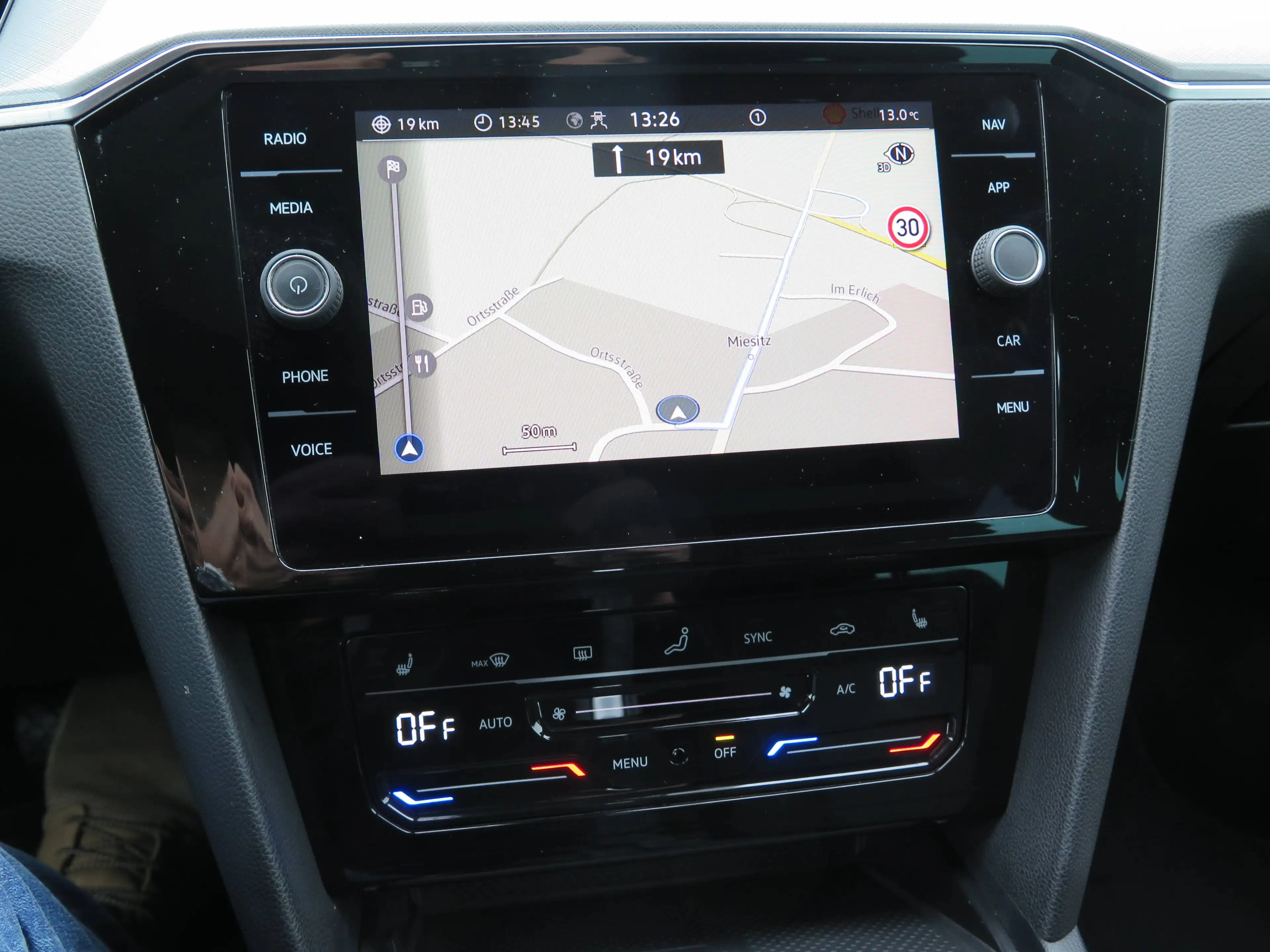 Volkswagen Passat Variant Business, LED, Navi, AHK, ACC, RFK, App — photo 14