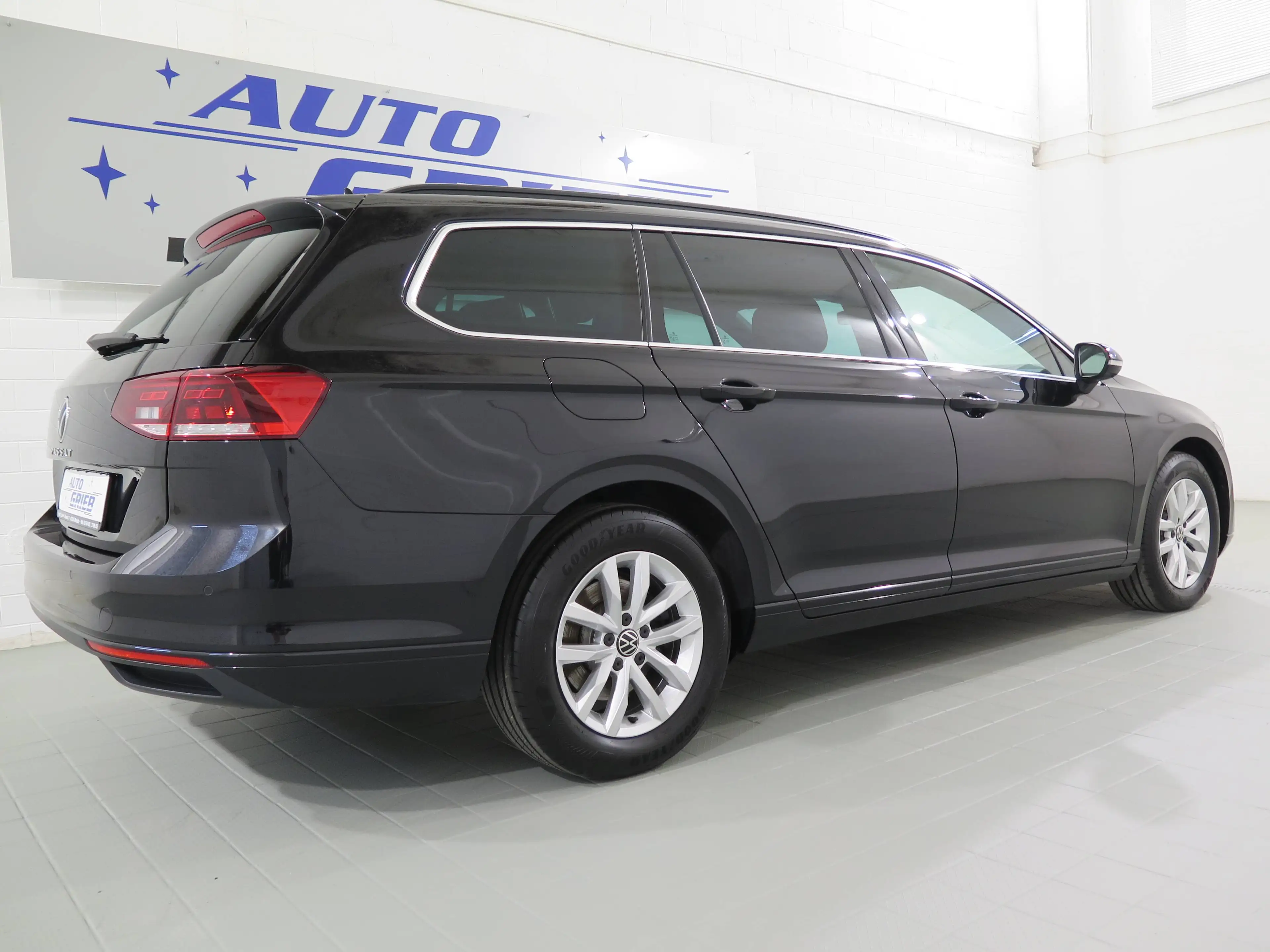 Volkswagen Passat Variant Business, LED, Navi, AHK, ACC, RFK, App — photo 2