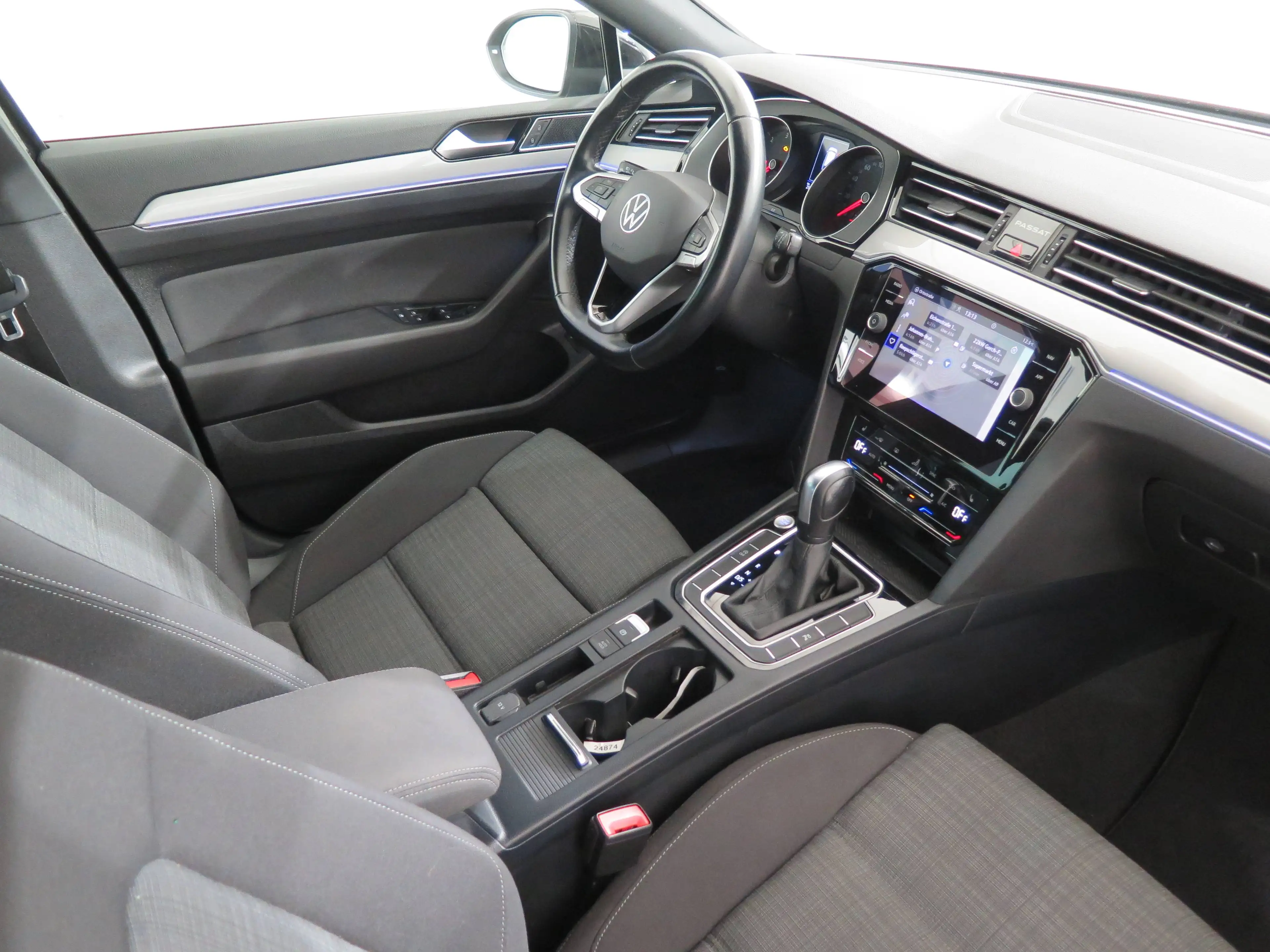 Volkswagen Passat Variant Business, LED, Navi, AHK, ACC, RFK, App — photo 9