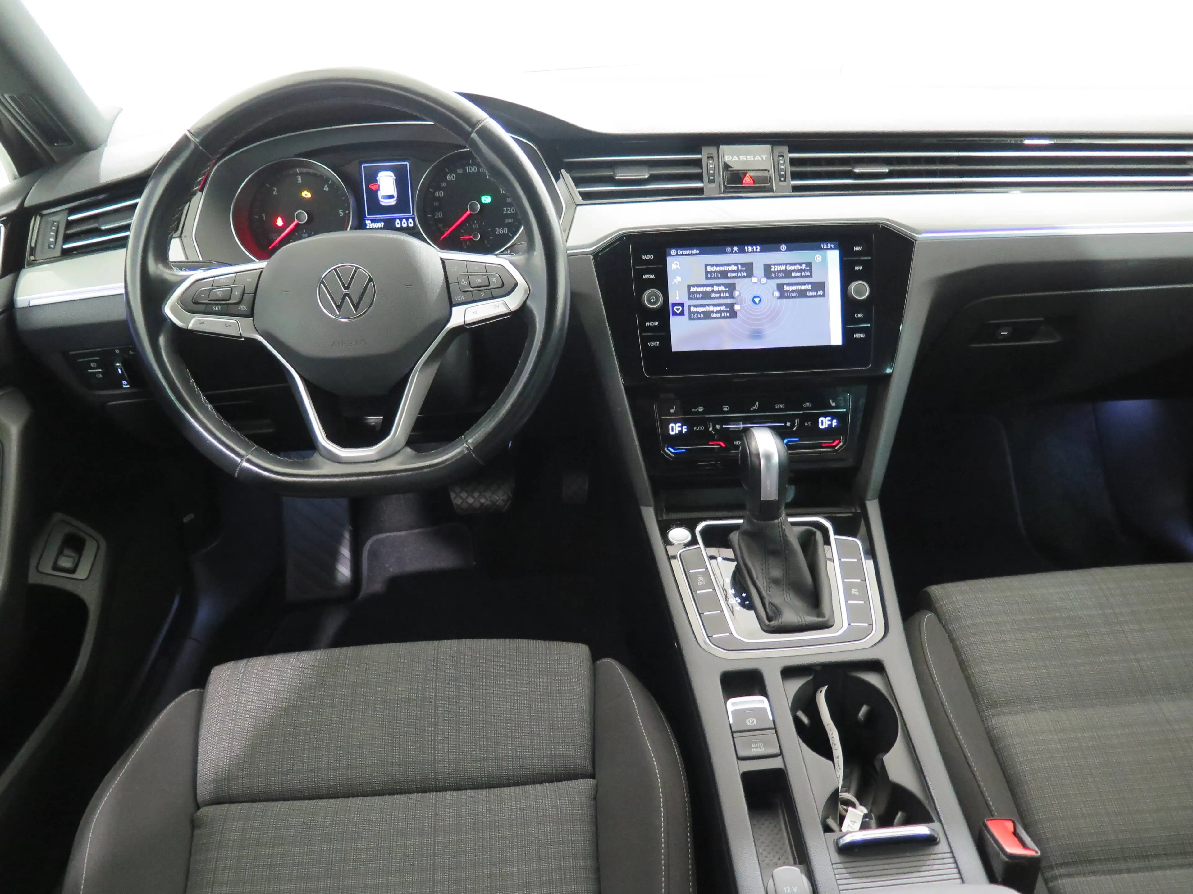 Volkswagen Passat Variant Business, LED, Navi, AHK, ACC, RFK, App — photo 8