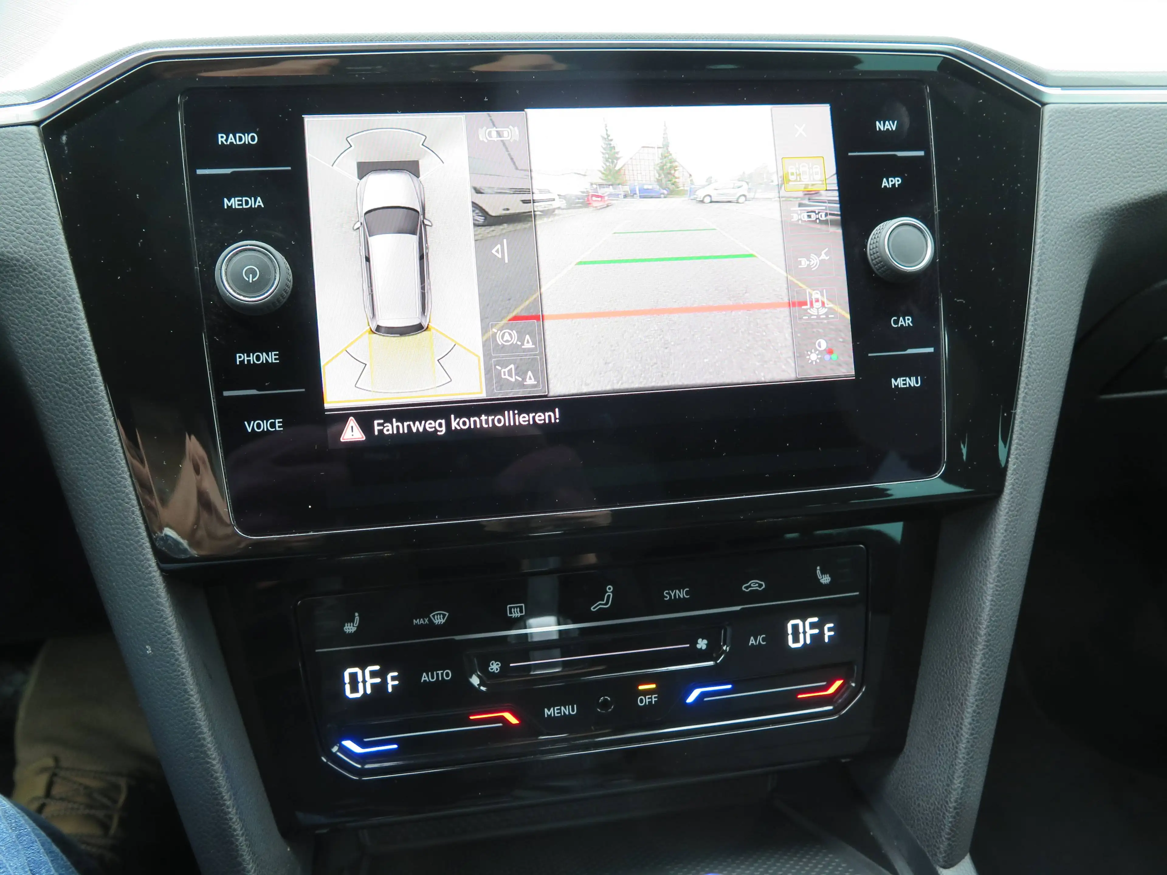Volkswagen Passat Variant Business, LED, Navi, AHK, ACC, RFK, App — photo 15