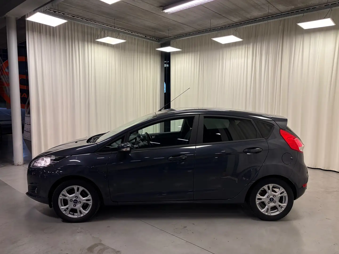 Ford Fiesta Fiesta 1.0 EcoBoost SYNC Edition Gris - 2