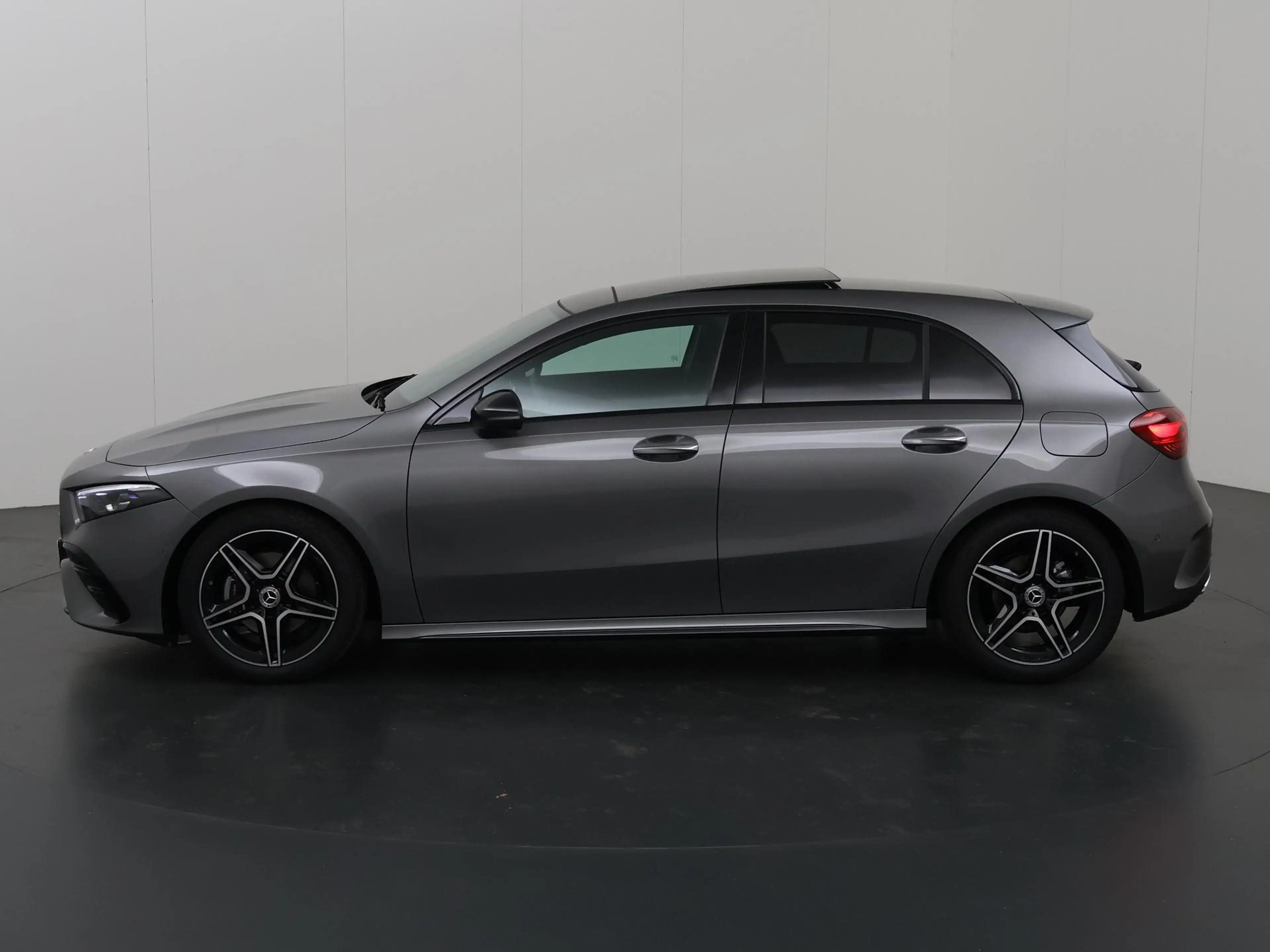 Mercedes-Benz A 180 Star Edition AMG Line | Night | Panoramadak | Sfee — photo 5