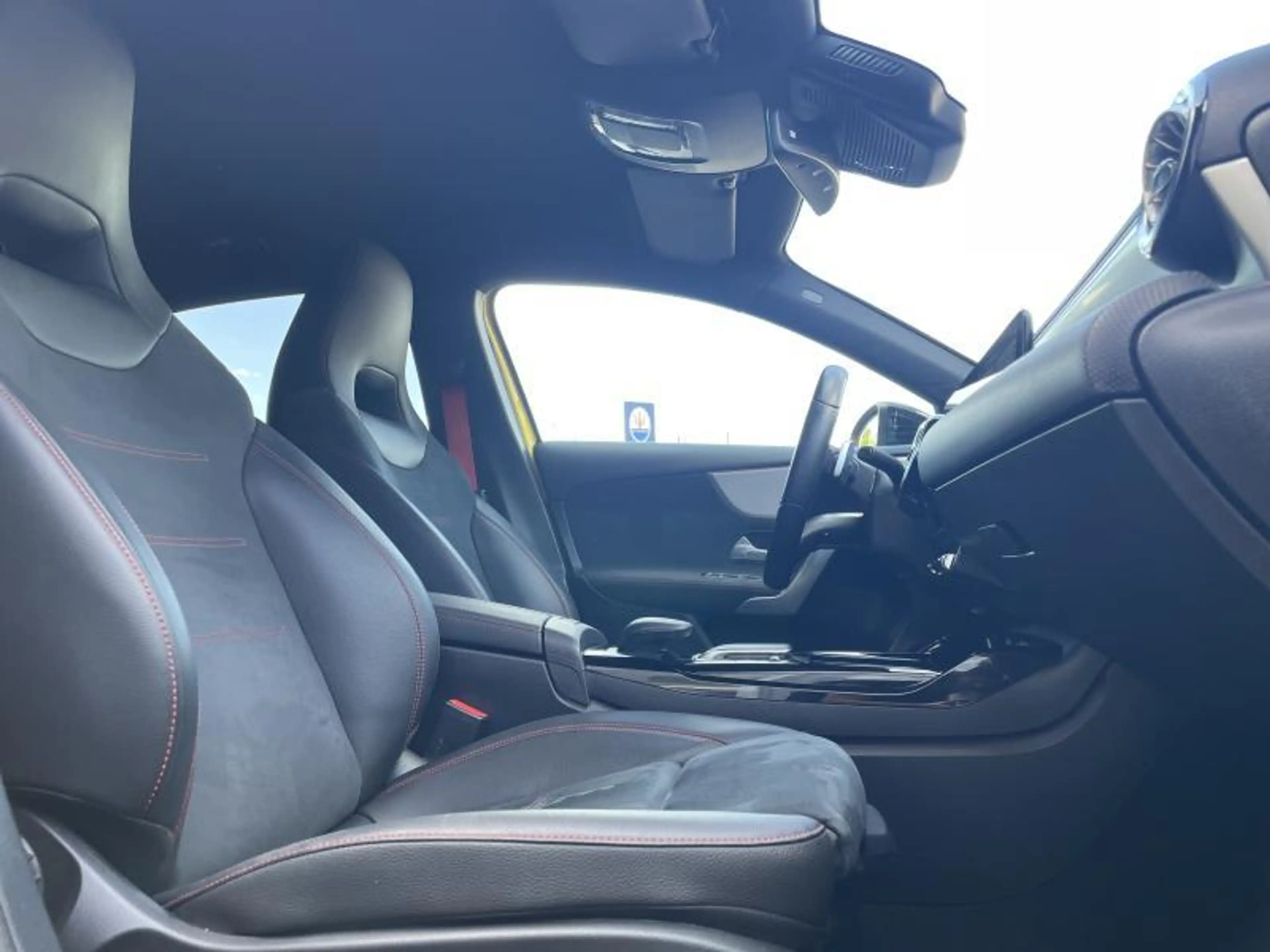 Mercedes-Benz A 35 AMG 4 Matic Pack Aéro — photo 4